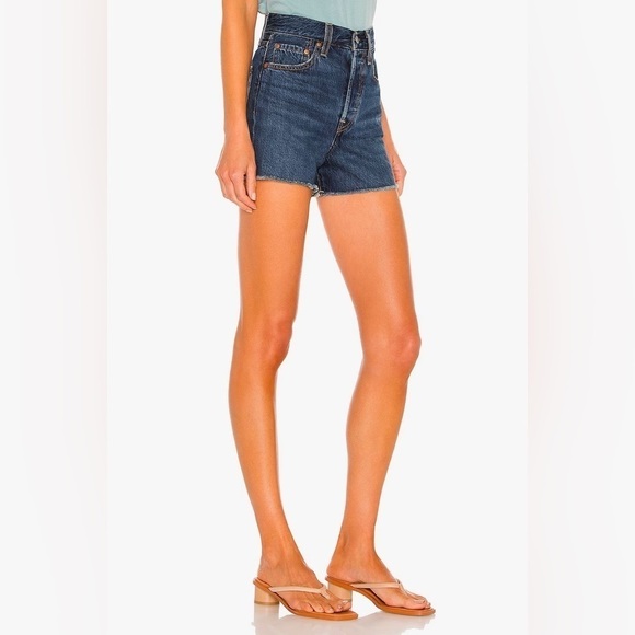 NWT‎ Levi’s Premium Ribcage Cutoff Jean Shorts Medium Blue 24 - Picture 3 of 9